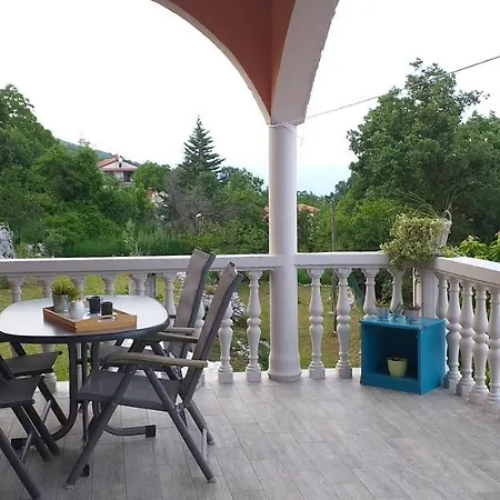 Jovich 3 Apartment